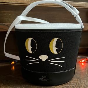 New Coach Trick Or Treat Bucket In Signature Canvas With Halloween Cat Mint